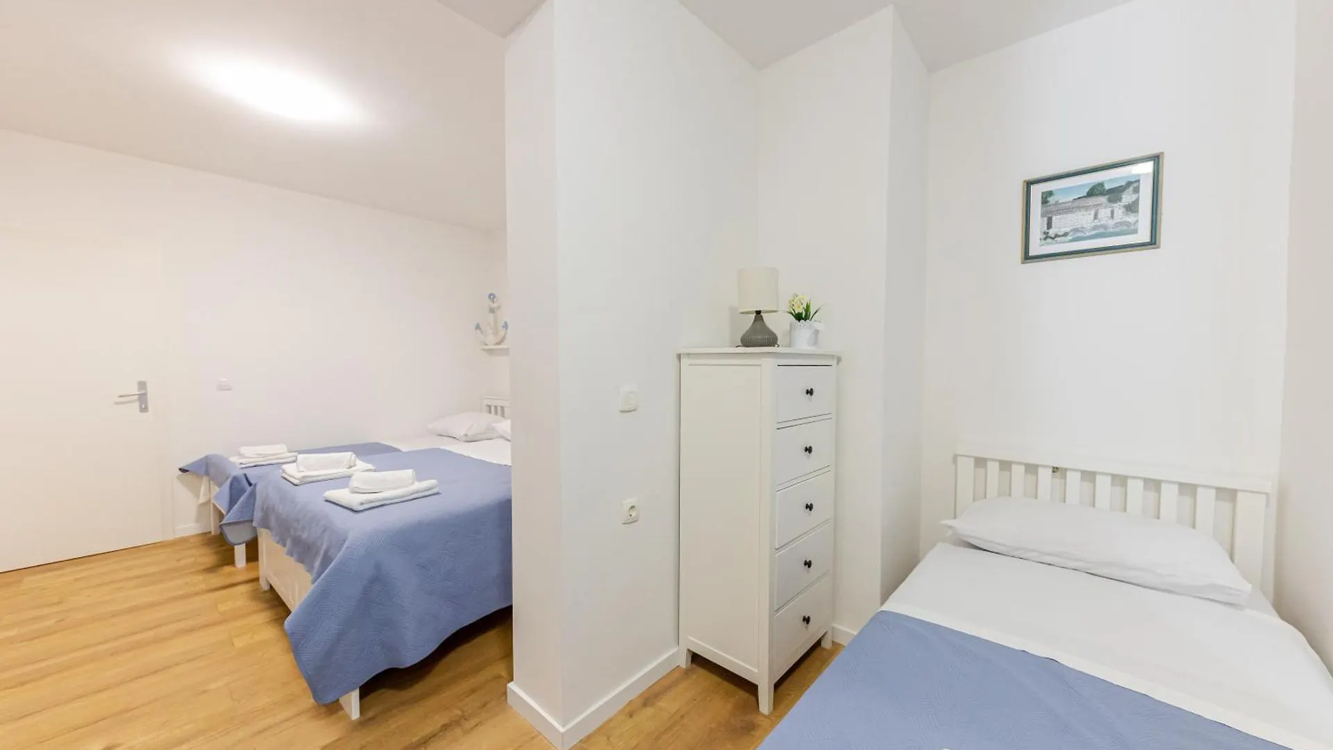 ספליט House Niko T With 6 Apartments