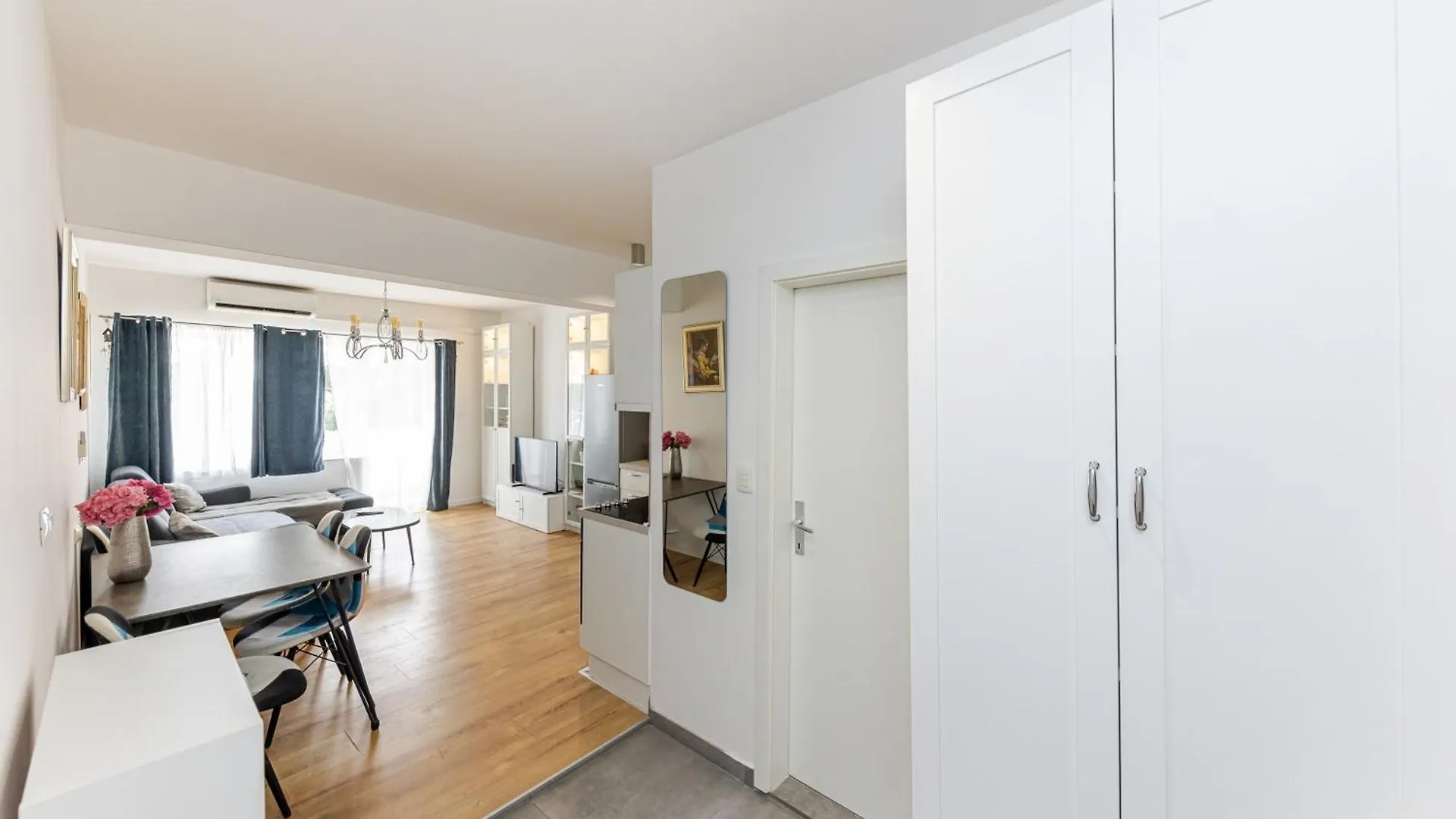 ספליט House Niko T With 6 Apartments 0*,