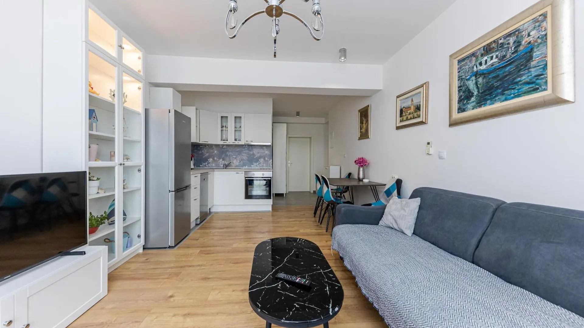 ספליט House Niko T With 6 Apartments