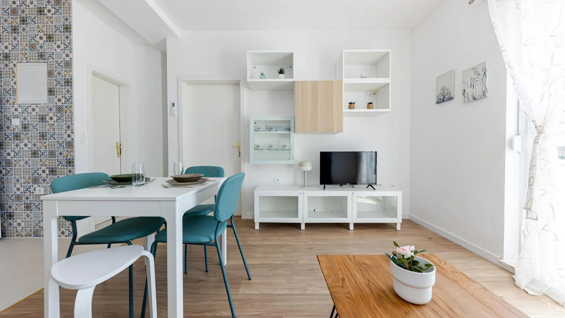House Niko T With 6 Apartments Σπλιτ