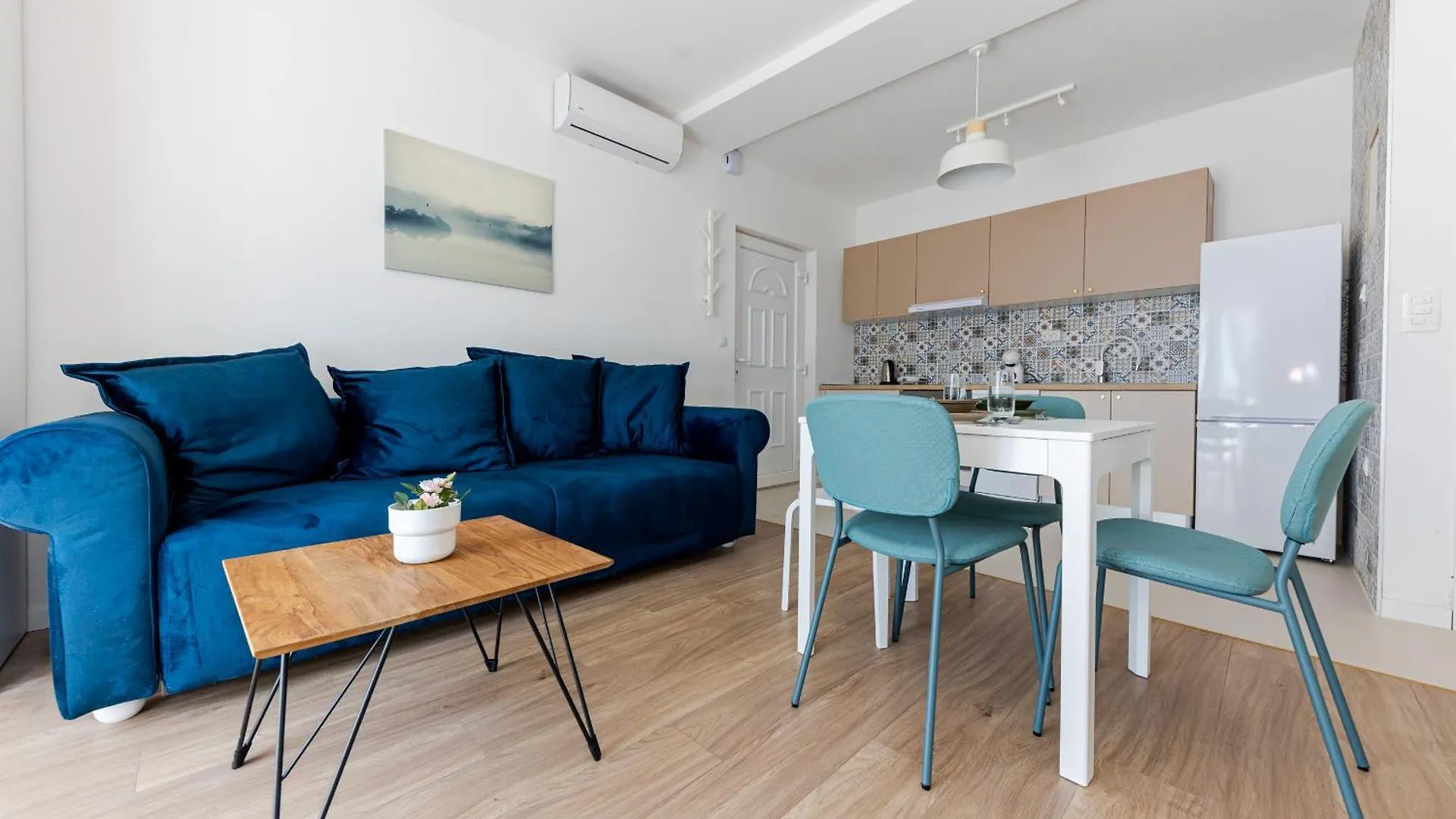 House Niko T With 6 Apartments Σπλιτ