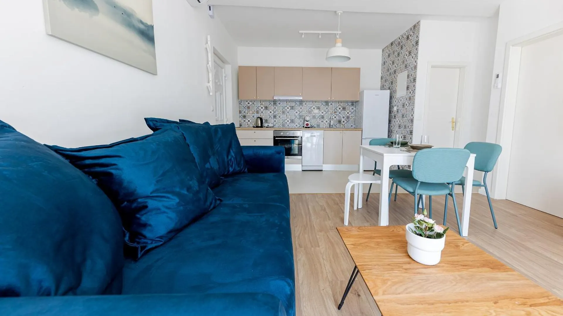 House Niko T With 6 Apartments Σπλιτ