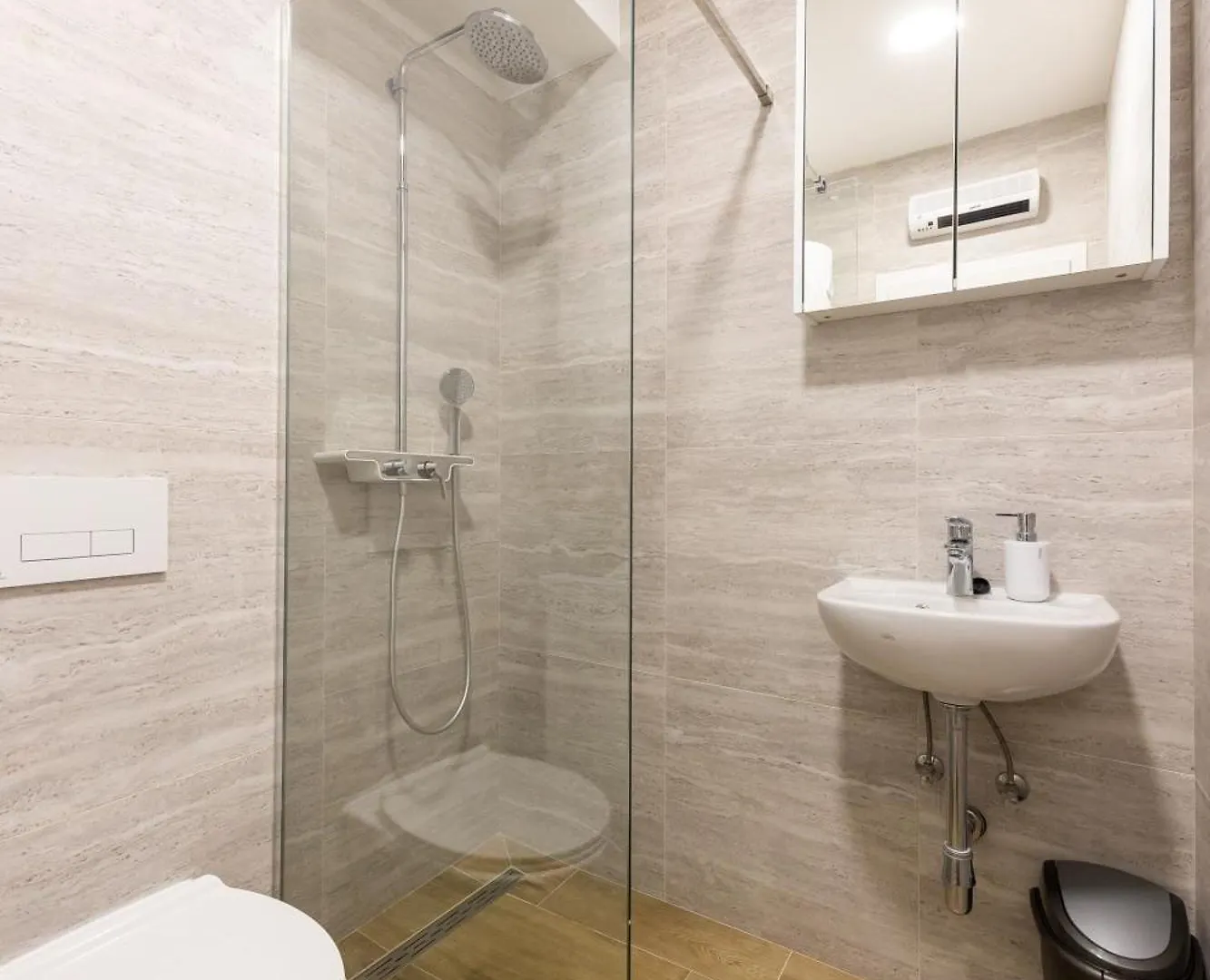 House Niko T With 6 Apartments Σπλιτ Κροατία