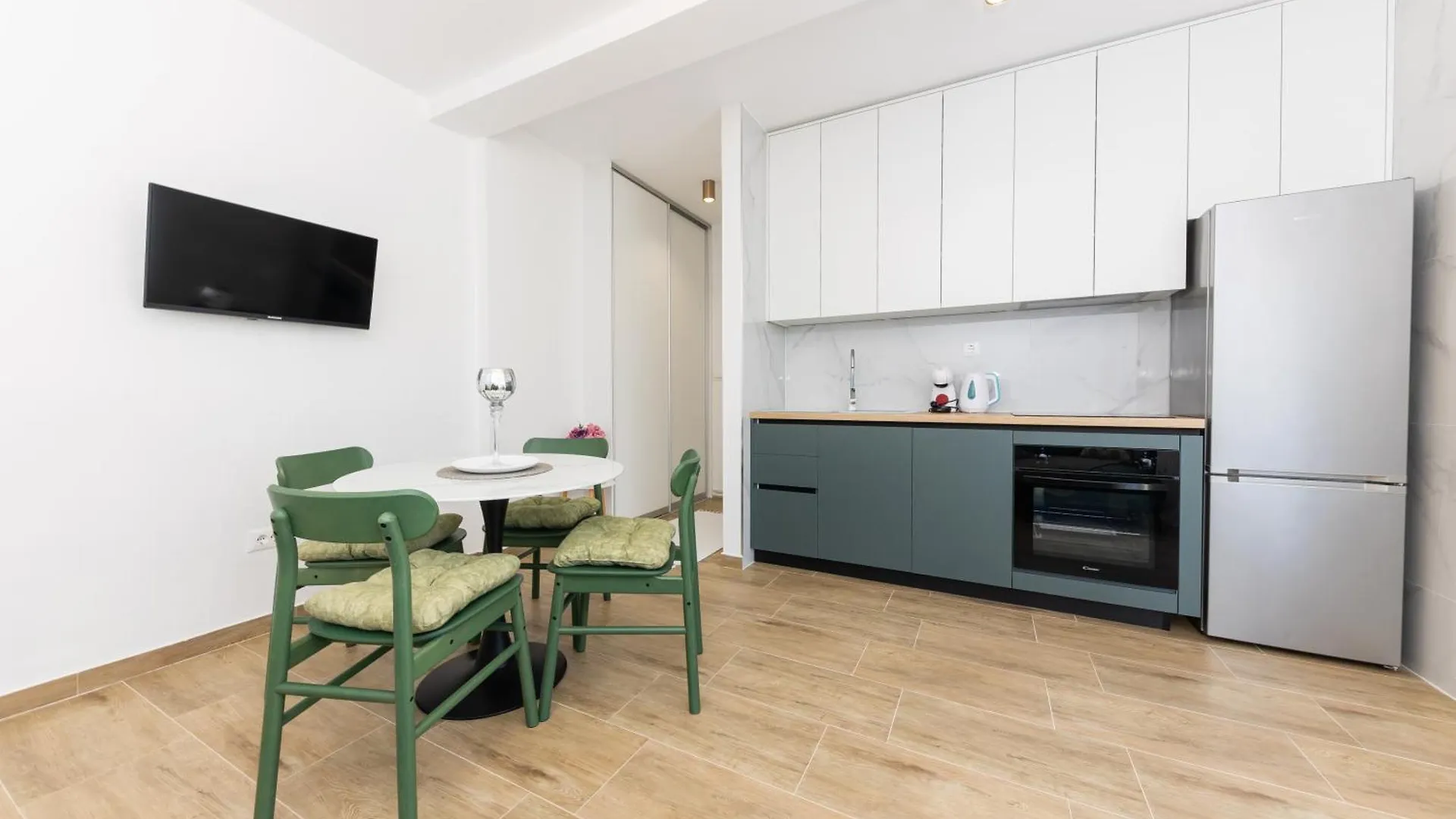 House Niko T With 6 Apartments Σπλιτ Κροατία