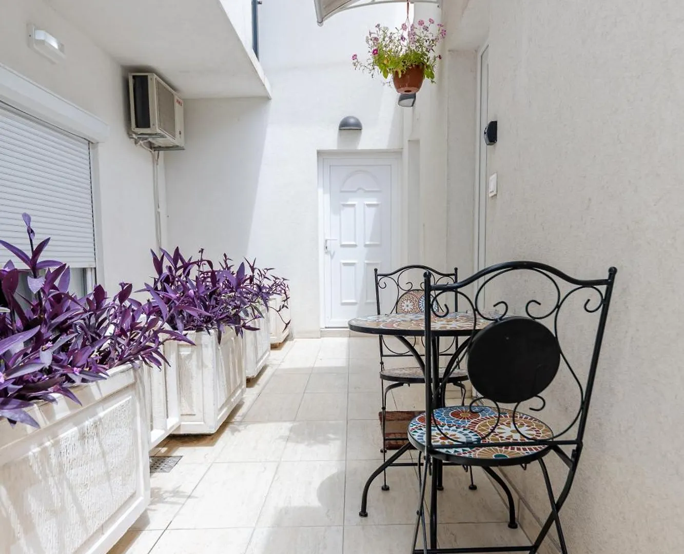 House Niko T With 6 Apartments Σπλιτ