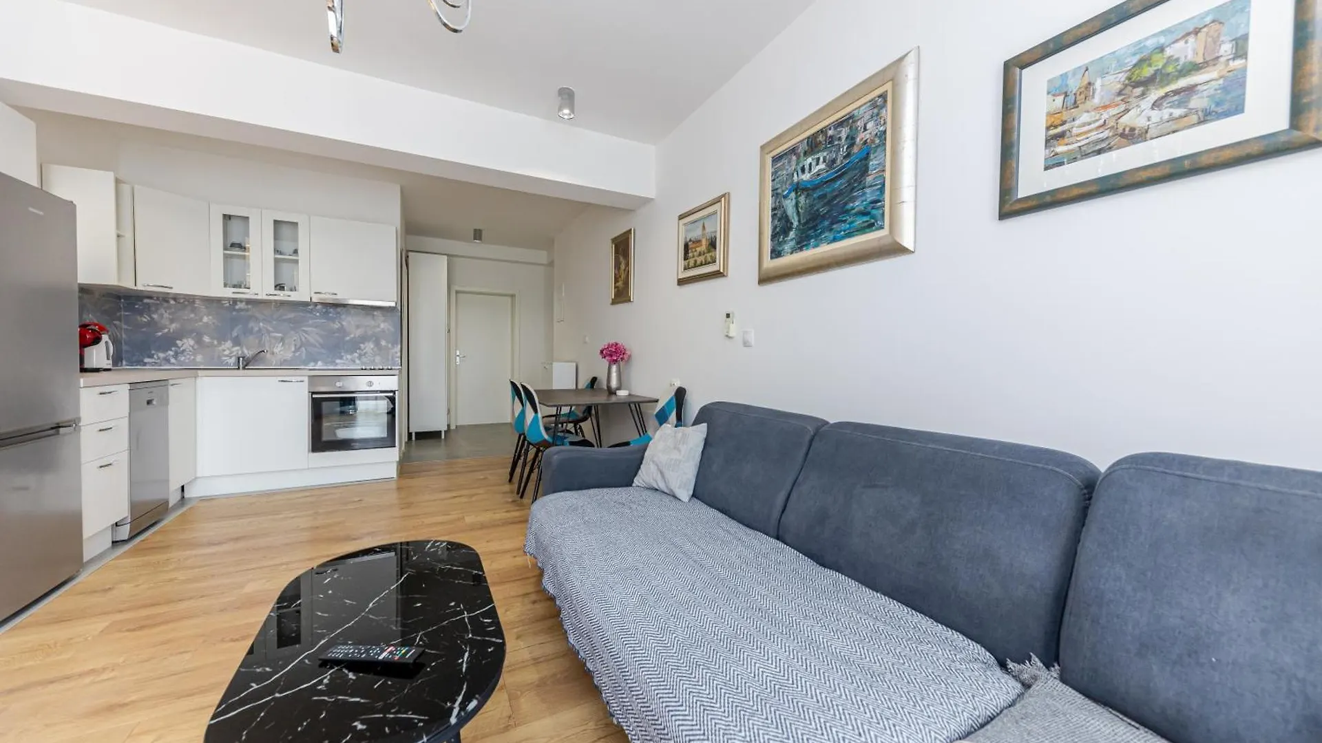 House Niko T With 6 Apartments Σπλιτ 0*,
